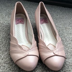 Unique vintage. Pin up couture brand Pink Pumps.